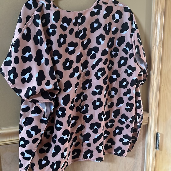 Simply Southern Size small fits like XL with flutter sides - Picture 4 of 4